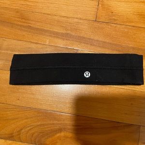 Black Lululemon headband
